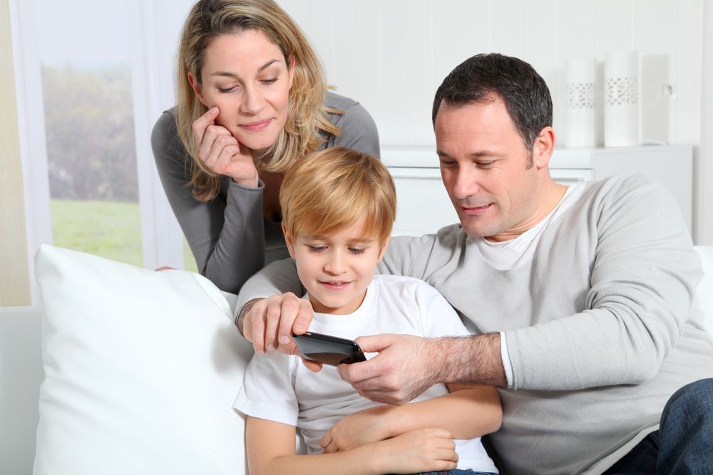 Com configurar el nou mòbil del teu fill